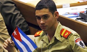 Elian-Gonzalez-holds-a-Cu-001