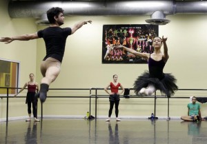 Cuban_ballet_dancers