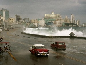 caribbean-seaside-street_2904_600x450