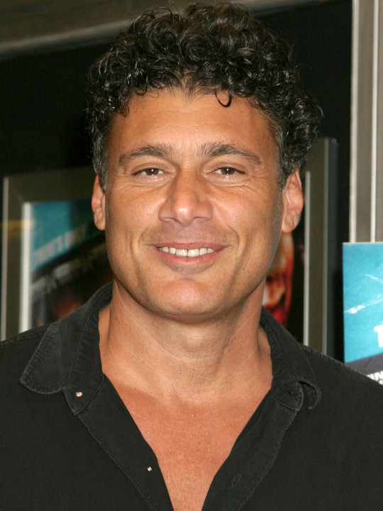 Steven Bauer.