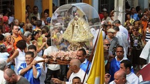 Virgen-Caridad-Cobre-procesiona-Cuba_TINIMA20110905_0659_18