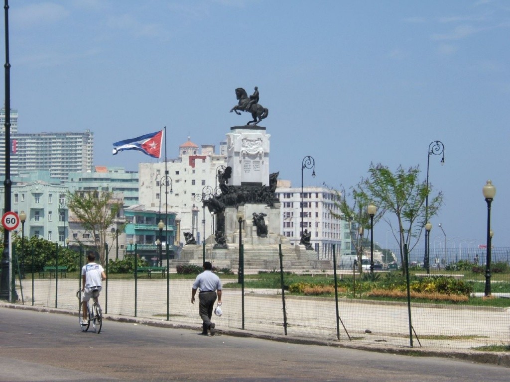 CUBA PHOTOS.  Habana, Cuba. 