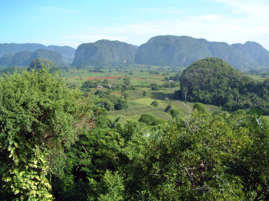 CUBA PHOTOS.  Valle de Viñales.