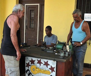 trabajo-por-cuenta-propia-cuba1