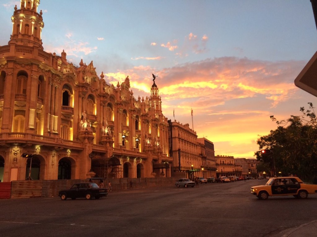 CUBA HOY/TODAY: Atardecer en la Habana. 