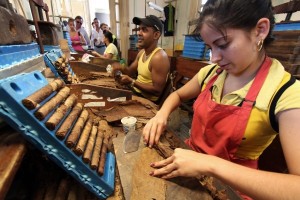 Empresas-cubanas-podrán-crear-fondos-para-pagar-a-los-trabajadores-por-resultados