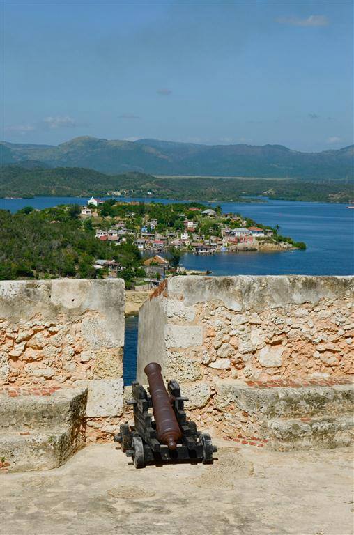 CUBA HOY/TODAY. Vista desde el Morro de Santiago de Cuba. 