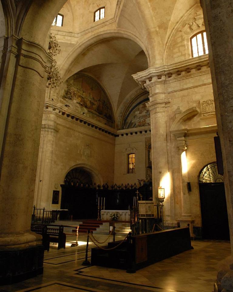 CUBA TODAY-HOY: Interior de la Catedral de La Habana. 