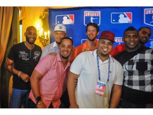 Sonrientes, fueron tomando su lugar José Abreu (Medias Blancas), Yasiel Puig (Dodgers), Alexei Ramírez (agente libre) y Brayan Peña (Cardenales de San Luis).