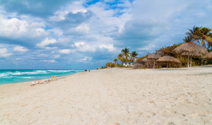 00_0G_D6_The-cuban-beach-of-Varadero-on-a-beautiful-day-large