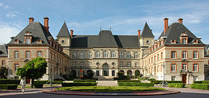 300px-France_Paris_Cite_Universitaire_Maison_internationale