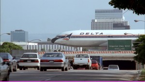 820643846-airport-tow-tractor-lockheed-l-1011-tristar-delta-air-lines-los-angeles-international-airport