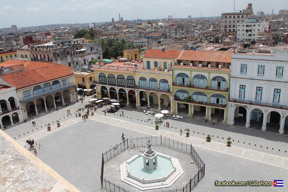 CUBA HOY/TODAY:  La Plaza Vieja, La Habana. 