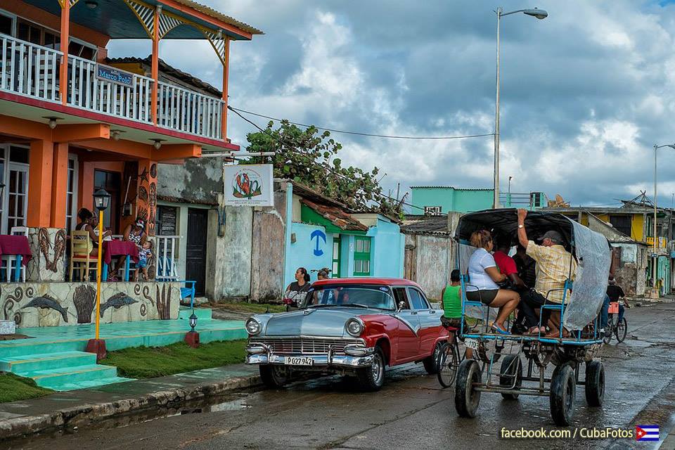 CUBA HOY /TODAY:  Por las calles de Baracoa, Oriente. 