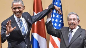 Barack Obama and Raul Castro, together, in a match in a stadium in Havana . EDE