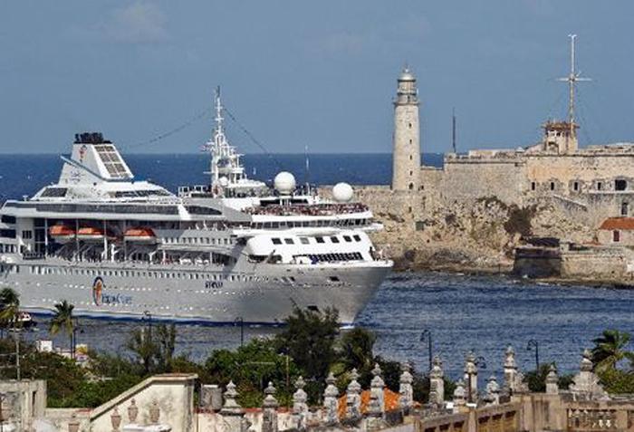 CUBA HOY/TODAY: Entrada del Puerto de La Habana. 