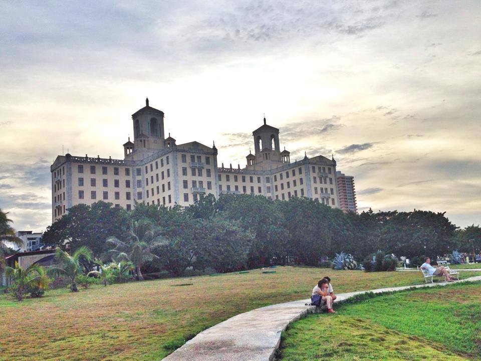 CUBA HOY/TODAY:  Al Fondo, El Hotel Nacional. 