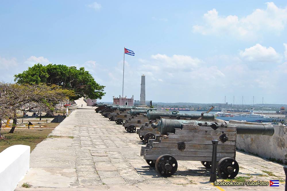 CUBA HOY/TODAY: Vista de la Fortaleza de la Cabaña, La Habana. 