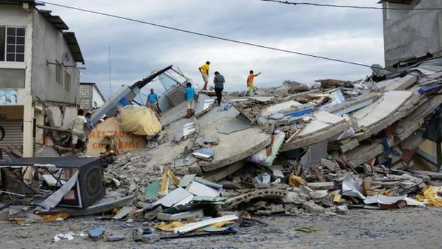 Las pérdidas materiales tras el terremoto de Ecuador podrían alcanzar los 3.000 millones de dólares. (@unicefecuador)