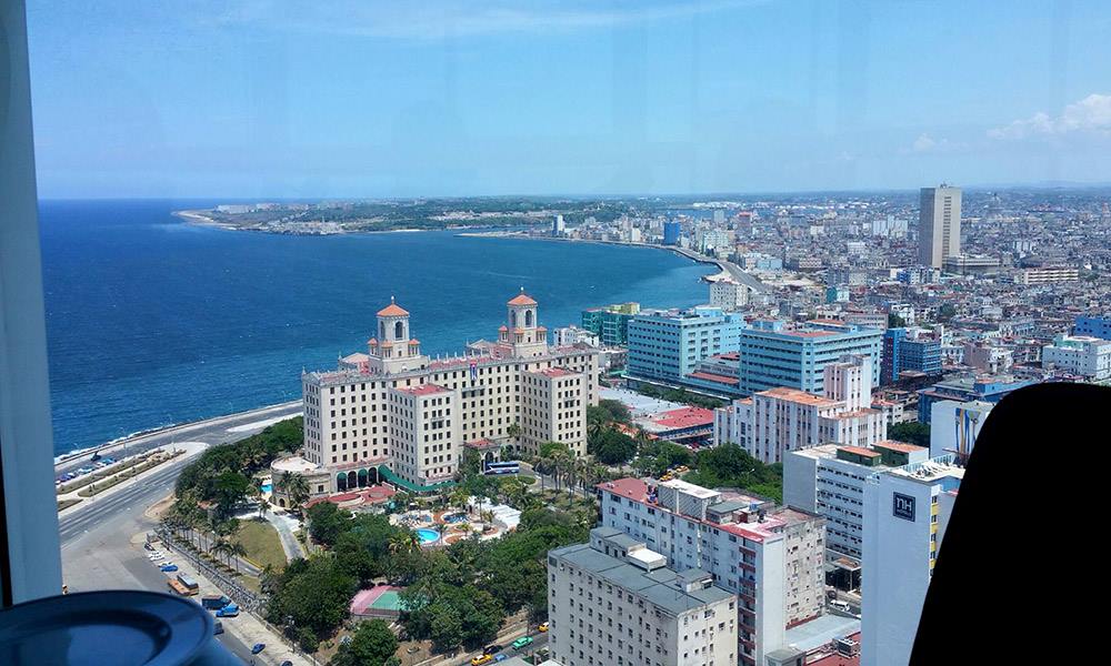 CUBA PHOTOS: Vista  tomada desde lo alto del Restaurant 'La Torre', Habana. 