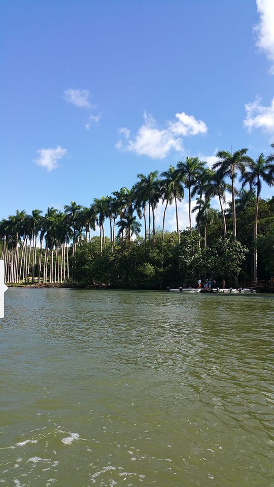 CUBA PHOTOS.  Vista del Rio Canimar. 