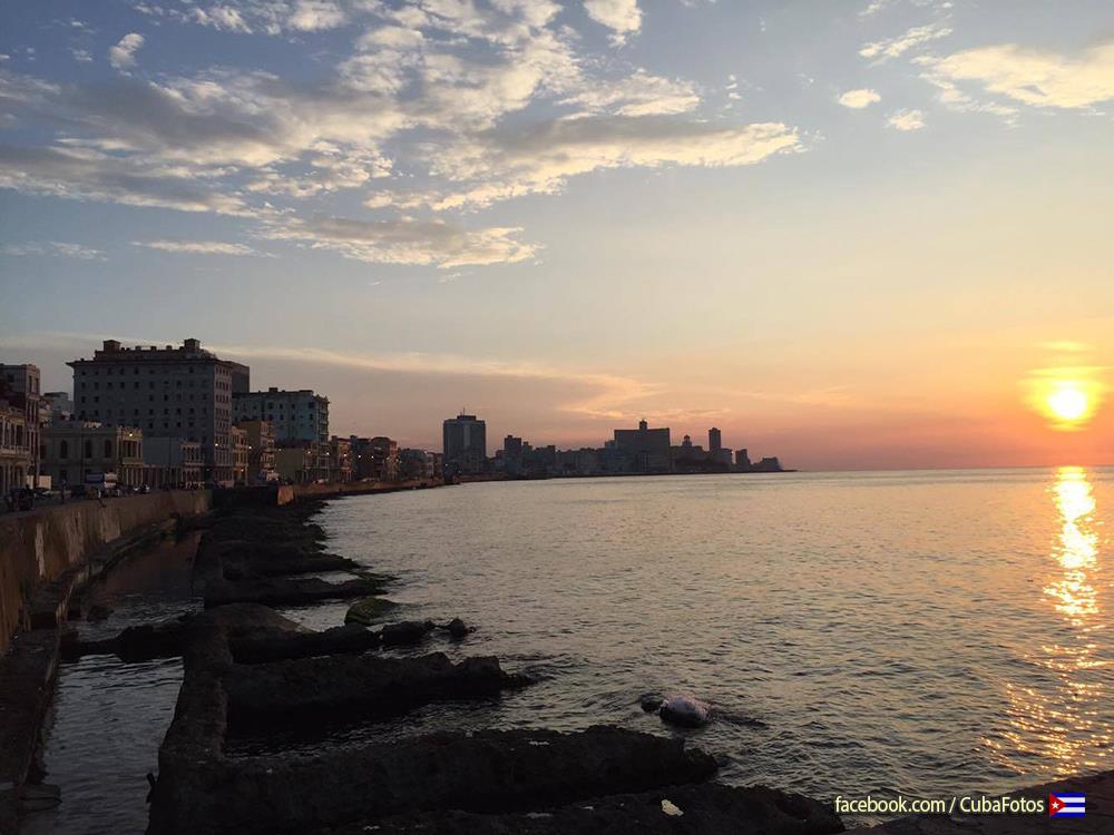 CUBA HOY/TODAY: Atardecer en La Habana. 