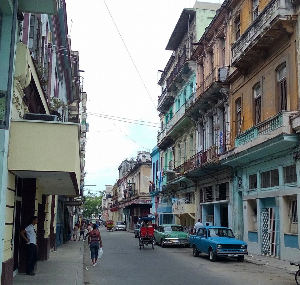 CUBA HOY/TODAY: Por las Calles de Centro Habana. 