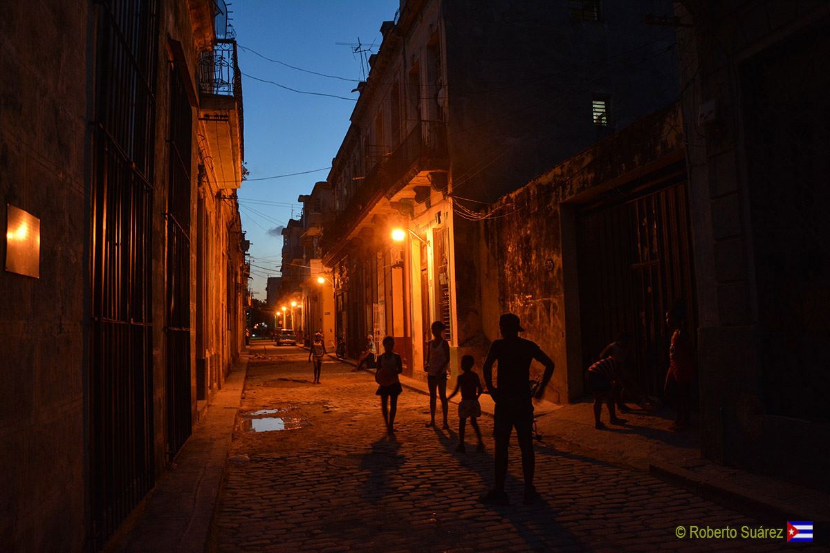 CUBA HOY/TODAY: Caminando por las Calles de la Habana. 