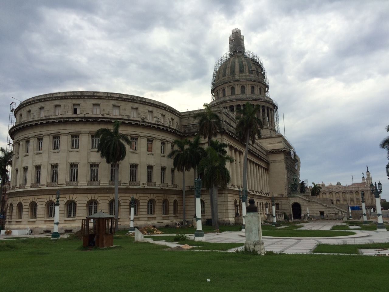 CUBA HOY/TODAY: El Capitolio Nacional sigue su Reparación. 