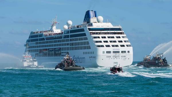  De lujo. El buque Adonia salió de Miami hacia La Habana en mayo pasdo. Fue el primer crucero desde EE.UU. a la isla tras más de 50 años de enemistad. /AFP