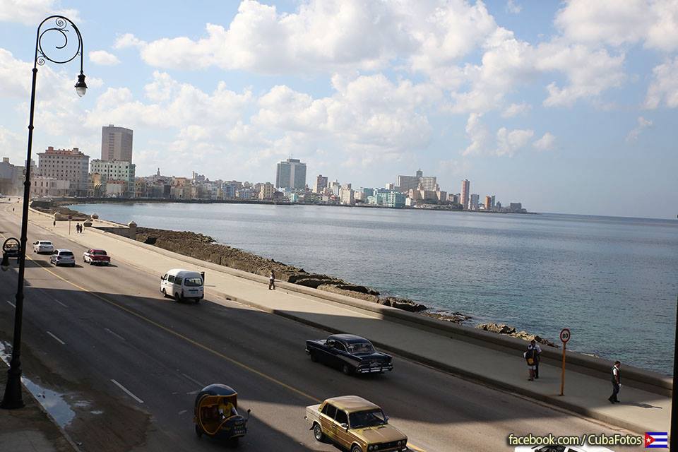 CUBA HOY/TODAY: El Malecón de la Habana. 