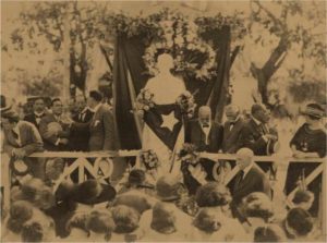 Primer Busto de Jose Marti. Obra del escultor italiano Ugo Luisi.