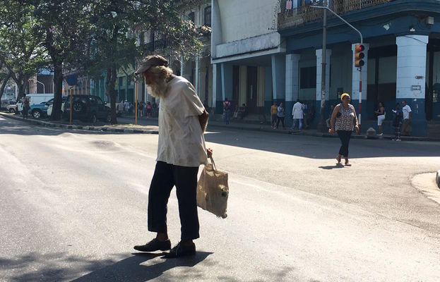 Almost 20% of the Cuban population is over 60 years old, and the country's fertility rate is 1.7 children per woman. (14ymedio) 