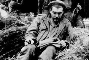 el-che-leyendo