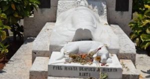 Jeannette Ryder Tomb in the Cemetery of Colón. 