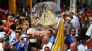 Caridad-Cobre-procesiona-Cuba_TINIMA20110905_0659_18