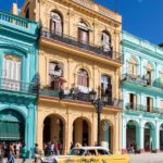 cuba-la-habana-centro-habana-district-american-cars-and-colorfull-ECK2NX