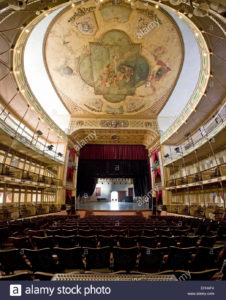 vertical-view-of-the-baroque-auditorium-inside-the-teatro-tomas-terry-EFH4F4