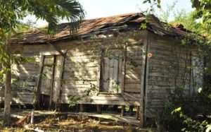 La-vieja-casa-de-madera-abandonada