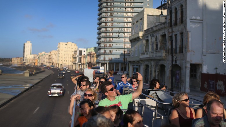 151217115945-bus-tour-cuba-exlarge-169