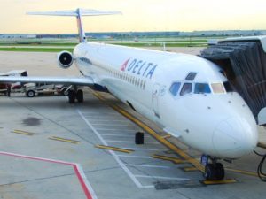 delta-airlines-md88