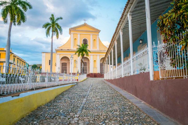 Trinidad-Cuba-Travel-Guide-Things-to-do-in-Trinidad-Plaza-Mayor-1-800x533