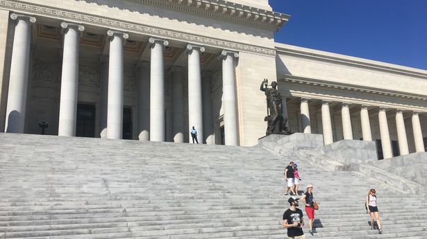 Capitolio-visitar-restaurados-escalinata-fotografia_CYMIMA20180305_0006_12