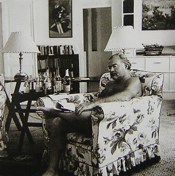 hemingway-reading-in-living-room