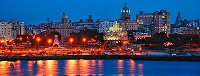 400px-Habana_Vieja_de_noche