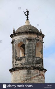 la-giraldilla-castillo-de-la-real-fuerza-plaza-de-armas-old-havana-DMP3M0