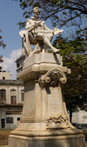 statue-miguel-de-cervantes-saavandra-colonial-spanish-ruler-old-havana-cuba-40162379