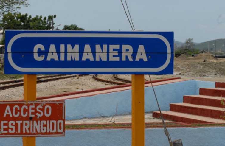 3-entrada-a-Caimanera-755x490