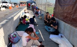 Siguen-llegando-más-migrantes-a-los-puentes-internacionales-de-Matamoros