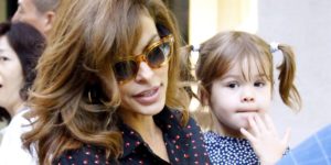 hbz-eva-mendes-daughter-esmerala-backgrid-index-1506529577